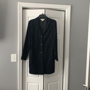 Briggs long blazer. Size M. 97% polyester. 3% Spandex. Good condition.